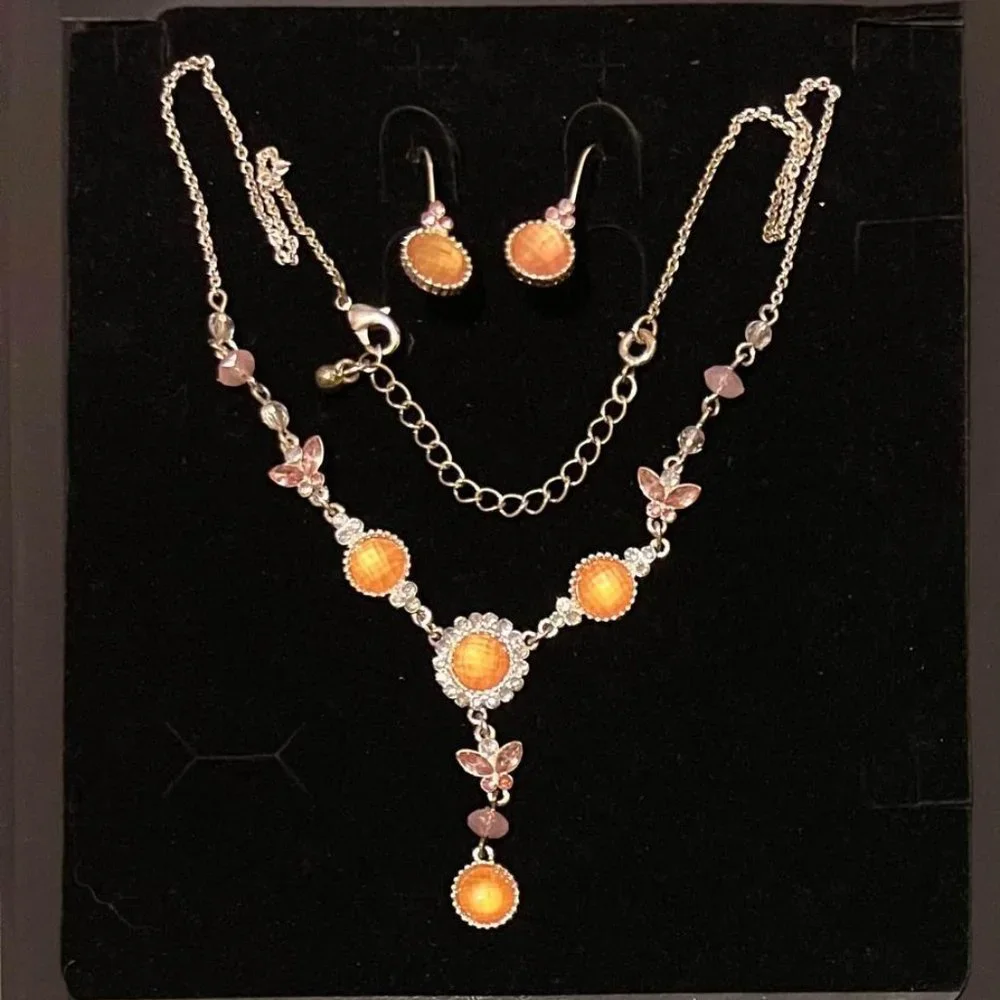 Vintage Avon Jewelry Sets Necklaces and Pierced Earrings Pairings - Picture 3 of 4